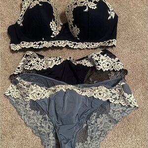 Intimissimi Black and Gray Lace Bra Set